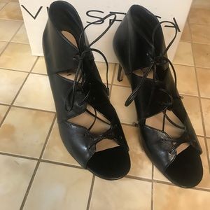 Via Spiga: V-Vibe Black Leather Heel